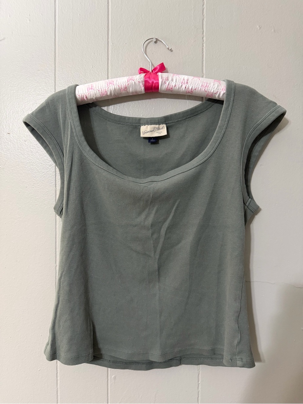 Universal Thread Short Sleeve Scoop Neck Tee in Sage Green
